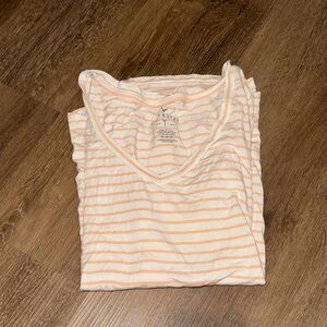 American Eagle Outfitters Peach and White V-Neck Tee